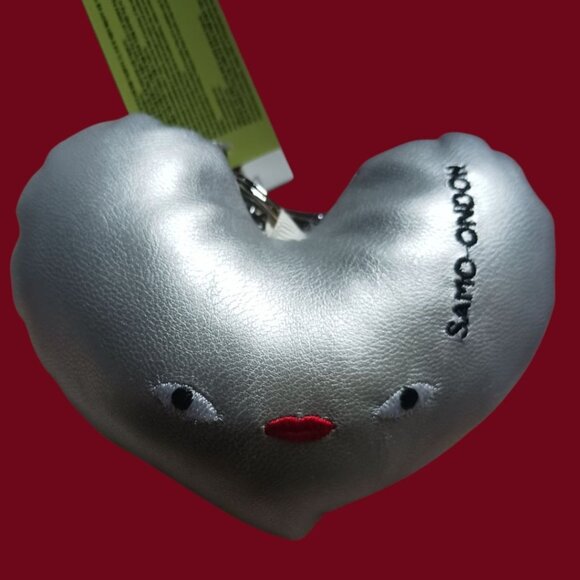Samo Ondoh Silver Heart-Shaped Keychain With Embroidered Face Design & Clip - Picture 4 of 4
